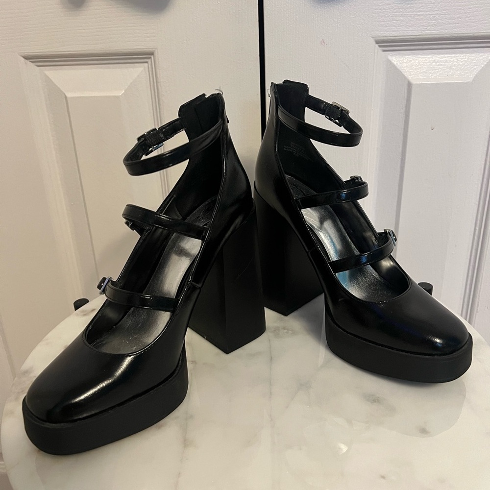 Beautiful 🤩 platform high heel Maryjane style 👠
